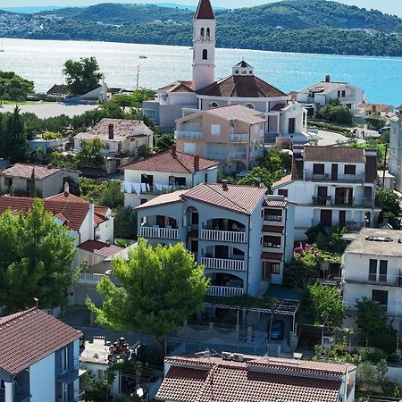 Apartmani Stanic Seget Vranjica Esterno foto