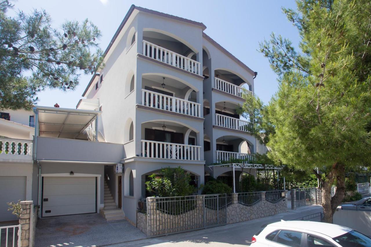 Apartmani Stanic Seget Vranjica Esterno foto