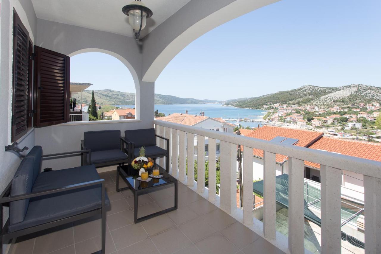 Apartmani Stanic Seget Vranjica Esterno foto