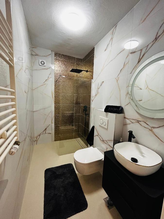 Apartmani Stanic Seget Vranjica Esterno foto