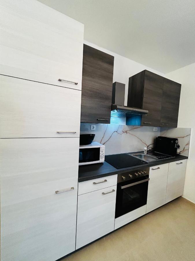 Apartmani Stanic Seget Vranjica Esterno foto