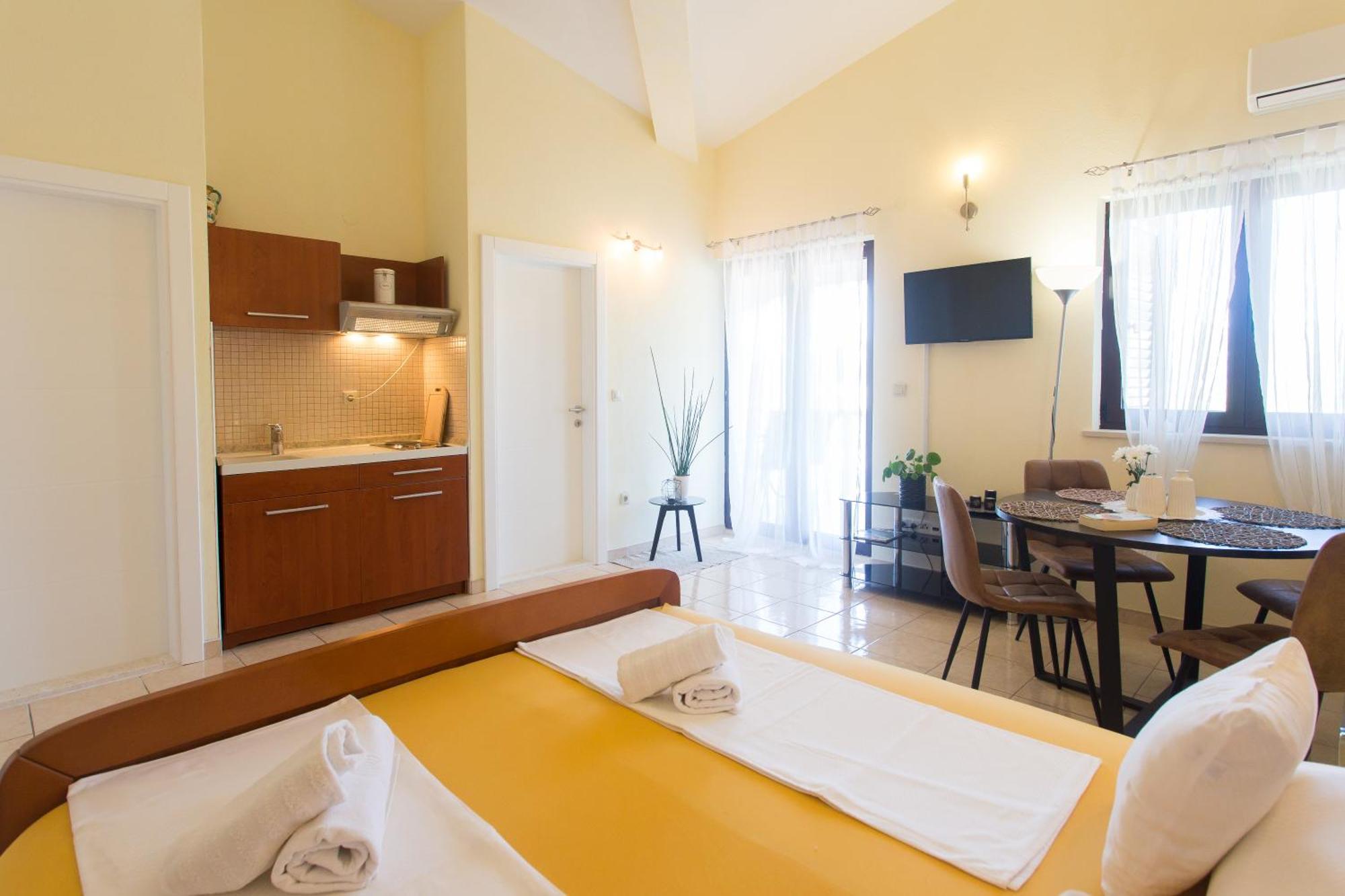 Apartmani Stanic Seget Vranjica Camera foto