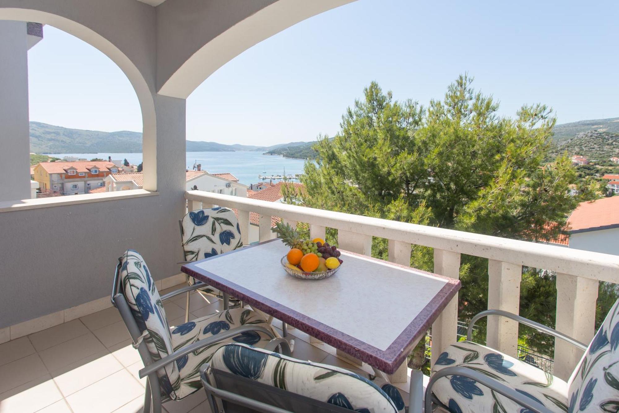 Apartmani Stanic Seget Vranjica Camera foto