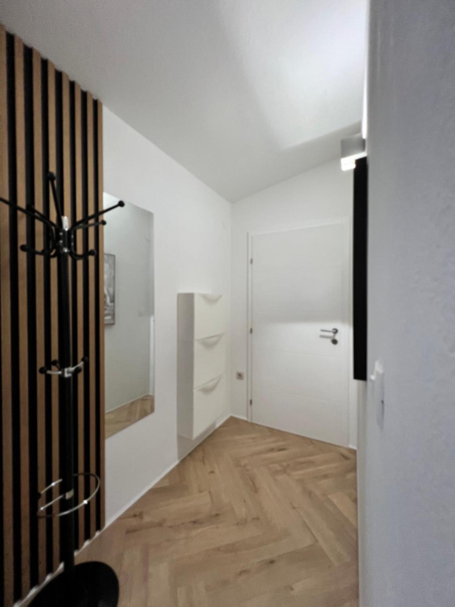 Apartmani Stanic Seget Vranjica Esterno foto