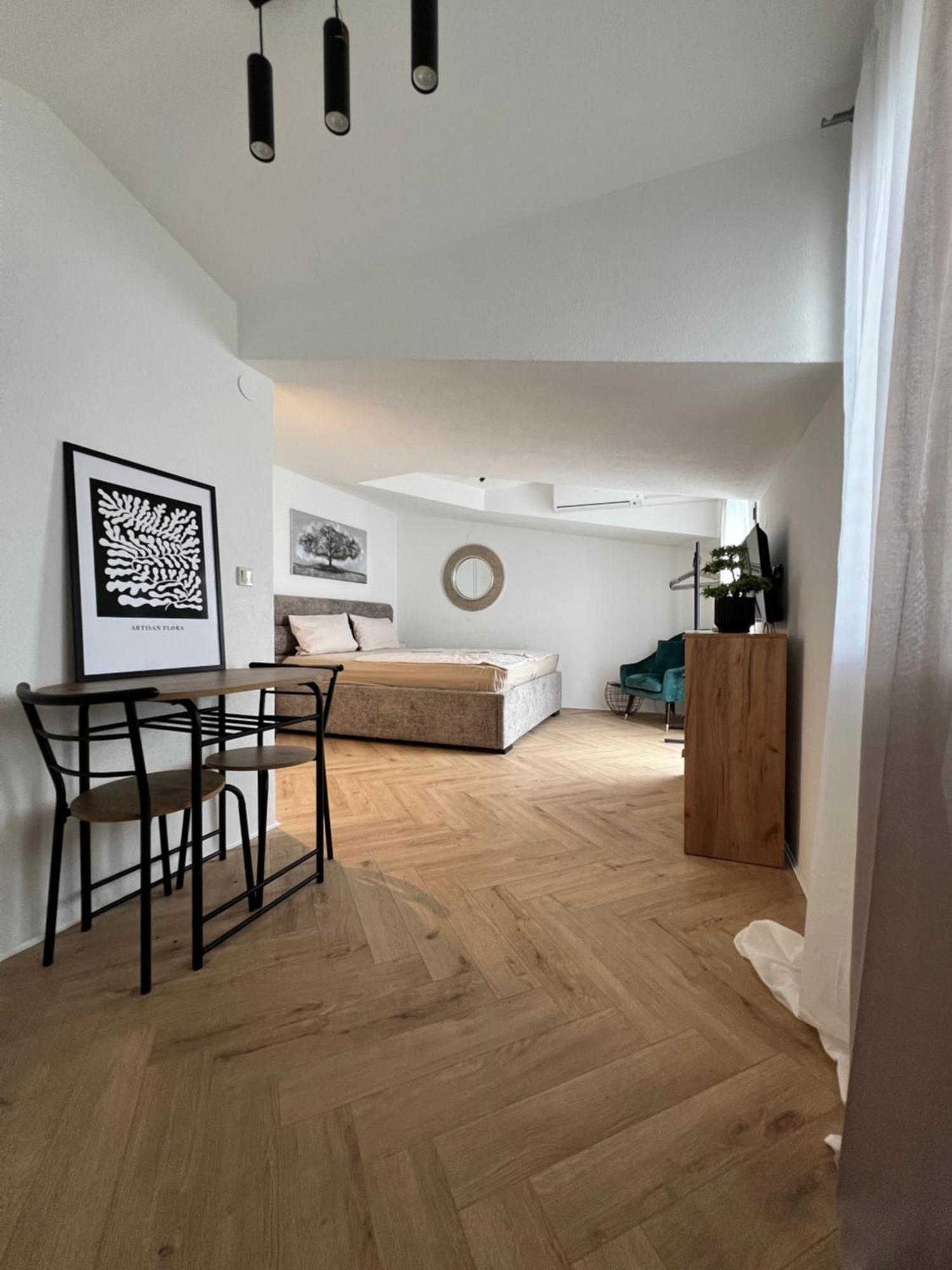Apartmani Stanic Seget Vranjica Esterno foto