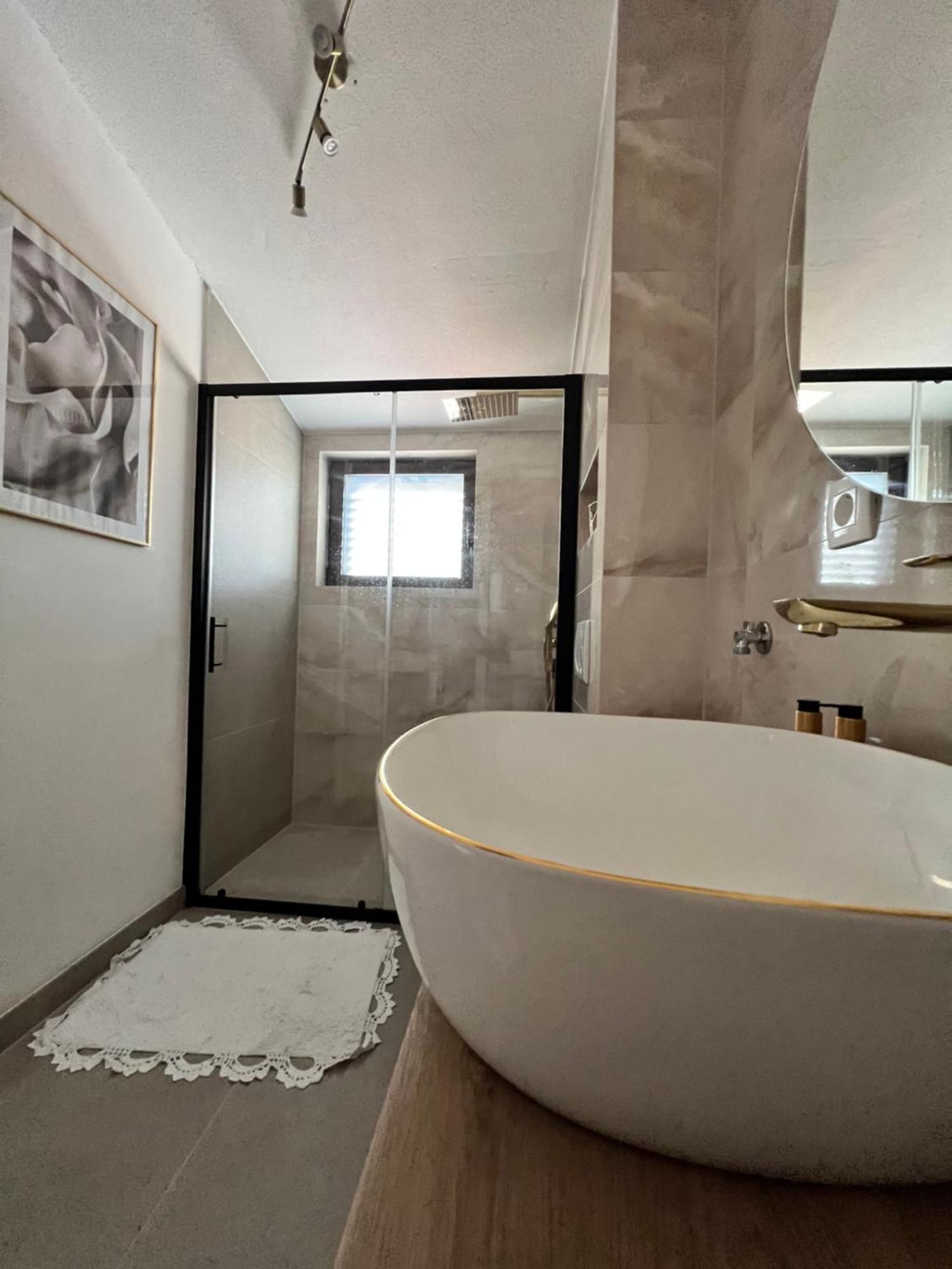 Apartmani Stanic Seget Vranjica Esterno foto
