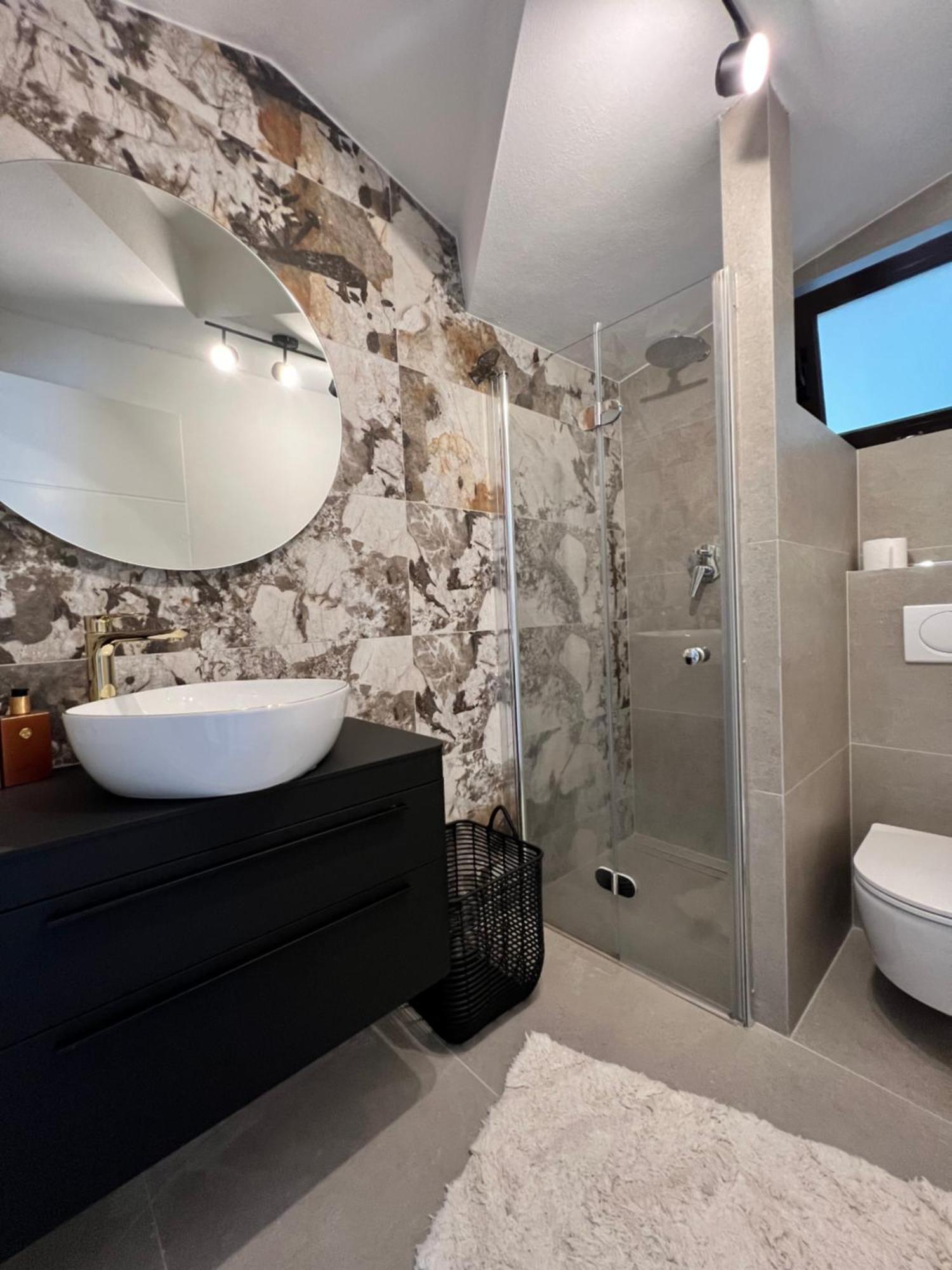 Apartmani Stanic Seget Vranjica Esterno foto