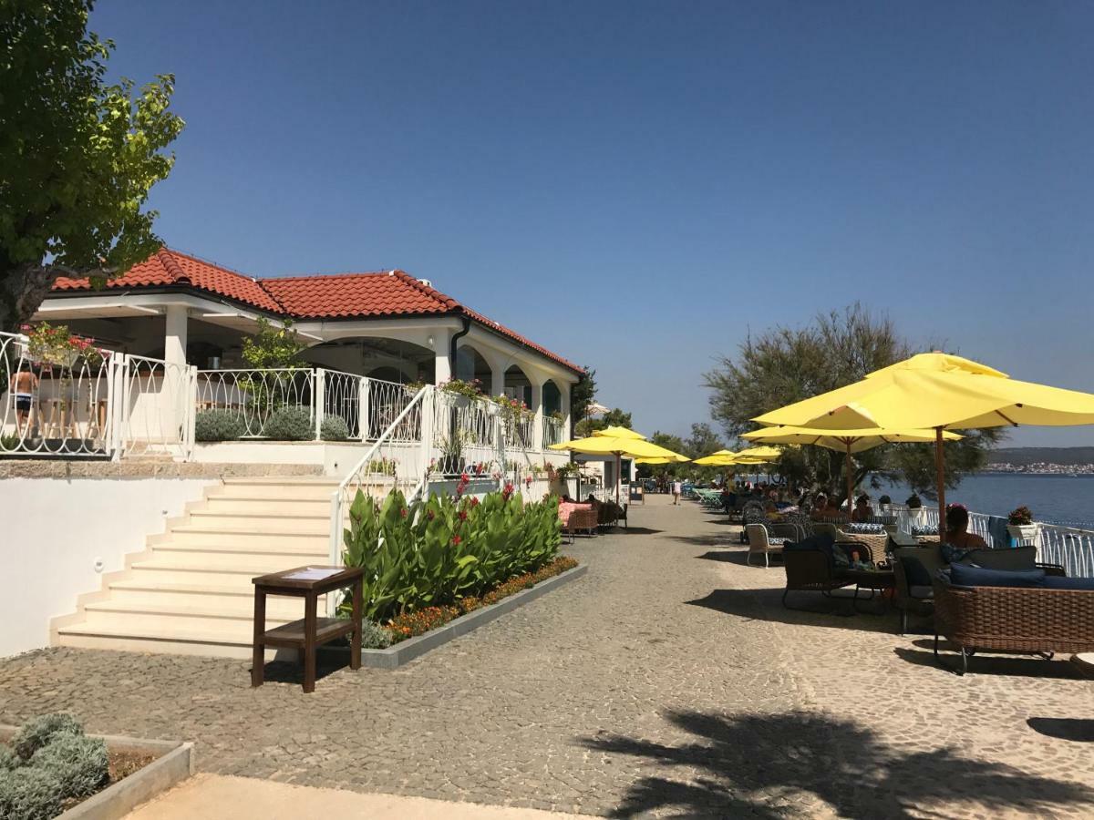 Apartmani Stanic Seget Vranjica Esterno foto